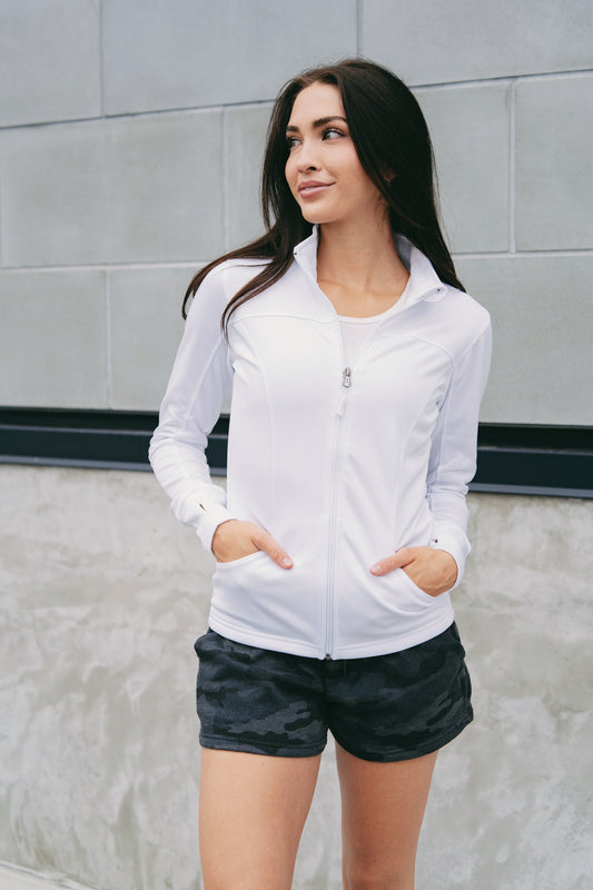 Women's Shorts Wave Wash shorts in black camo woman with soft fleece fabric and relaxed fit